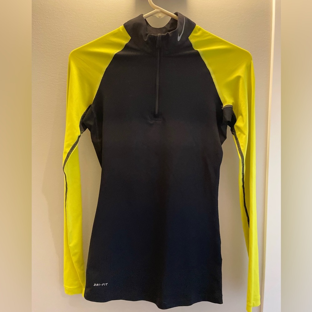 XS Nike Pro Athletic Quarter Zip. Like new!
